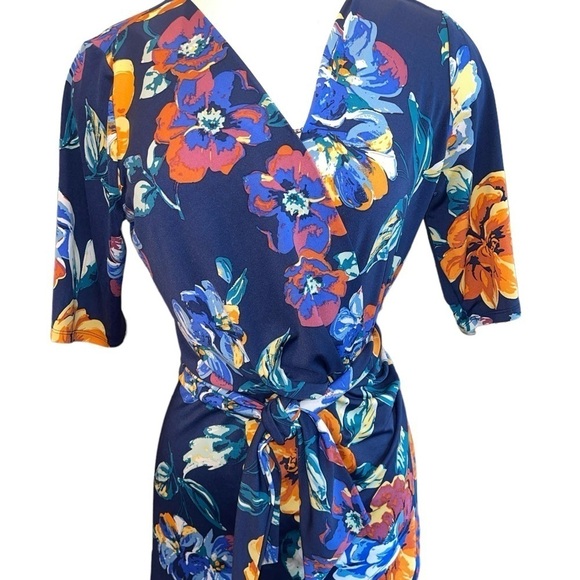 Kate & Mallory Women's Top Size M Blue Floral Wrap Tie Around Waist Short Sleeve - Picture 9 of 12